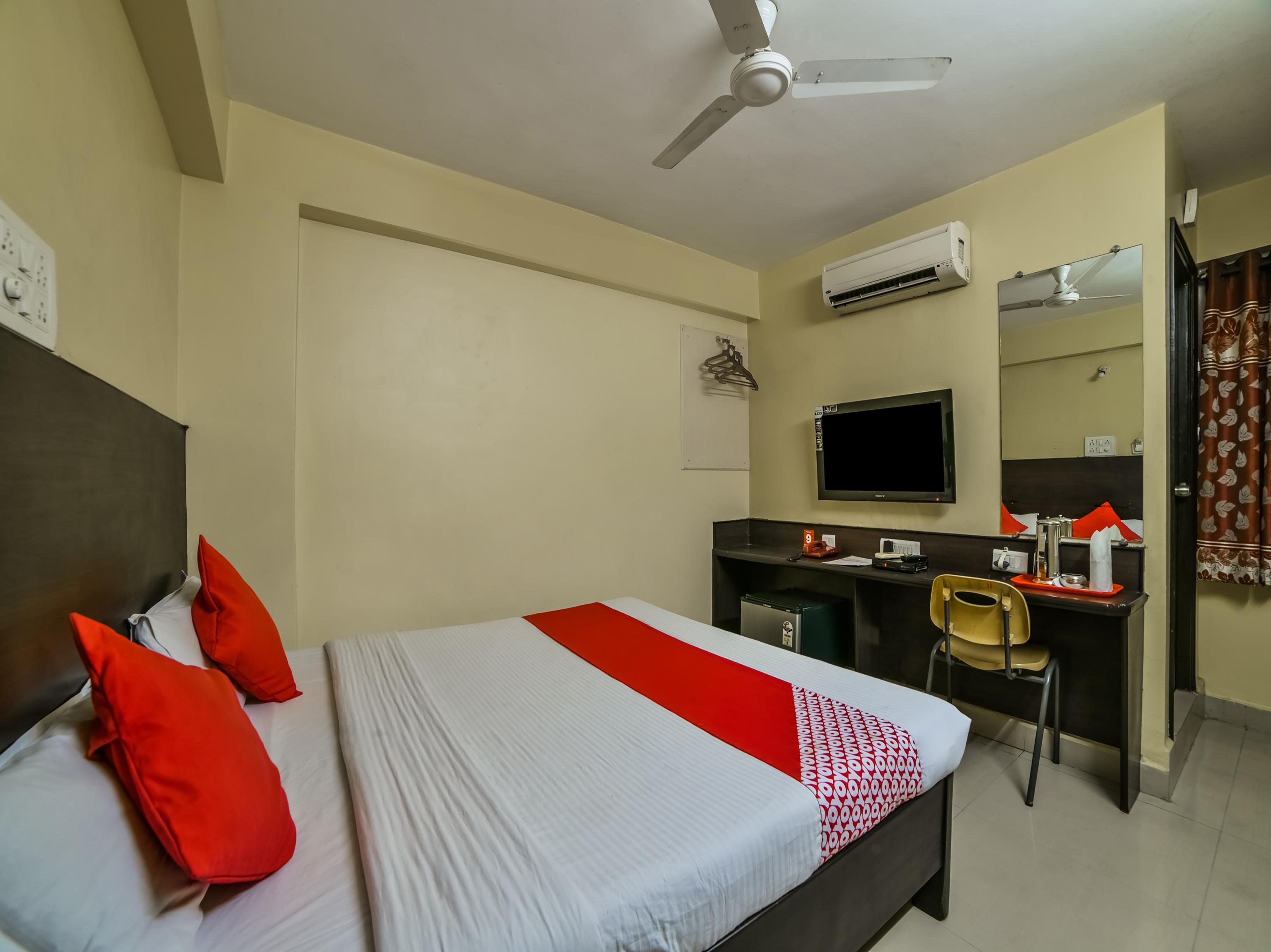 Oyo 2840 Kanha Grand Hyderabad Exterior foto