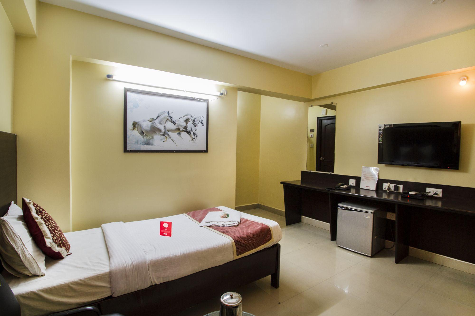 Oyo 2840 Kanha Grand Hyderabad Exterior foto