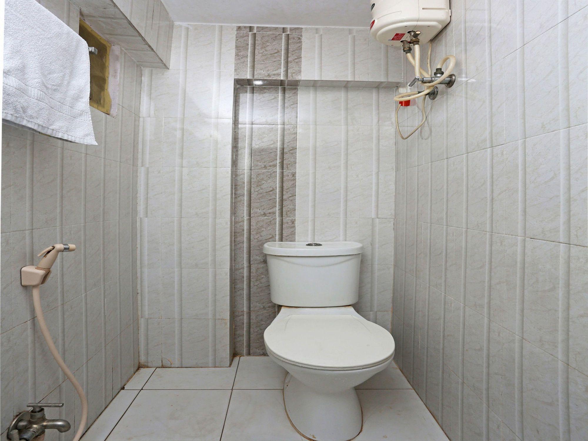 Oyo 2840 Kanha Grand Hyderabad Exterior foto
