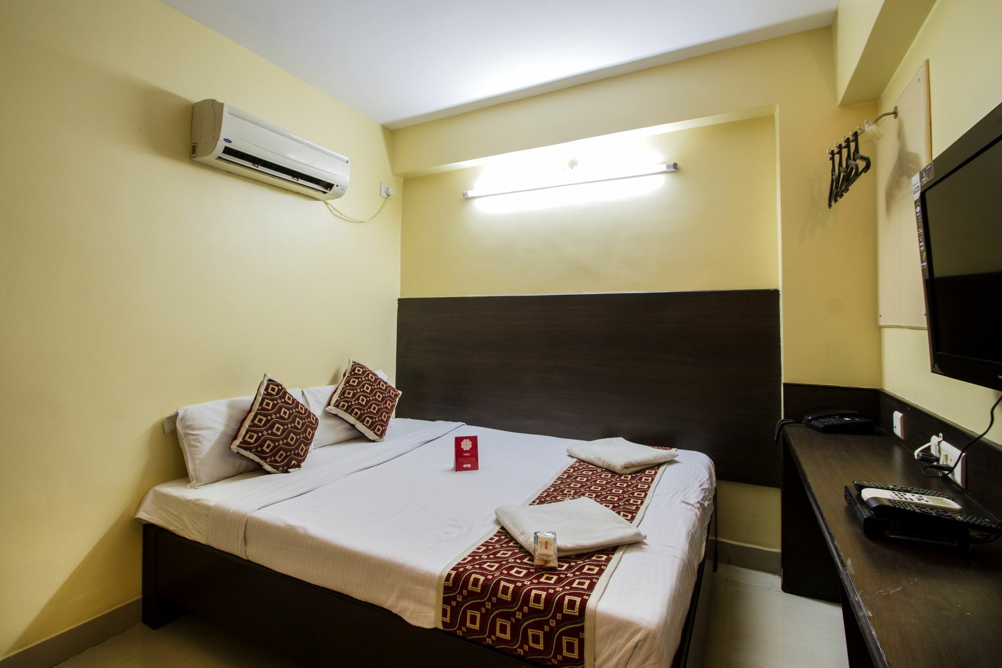Oyo 2840 Kanha Grand Hyderabad Exterior foto